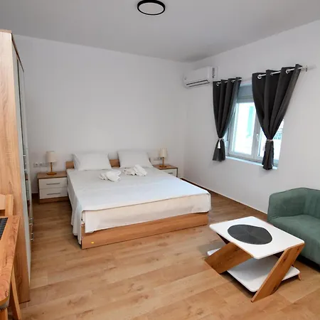 Appartement Blue Lagoon 2 *